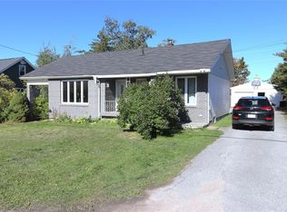 33 Garden Rd, Deer Lake, NL A8A1K9