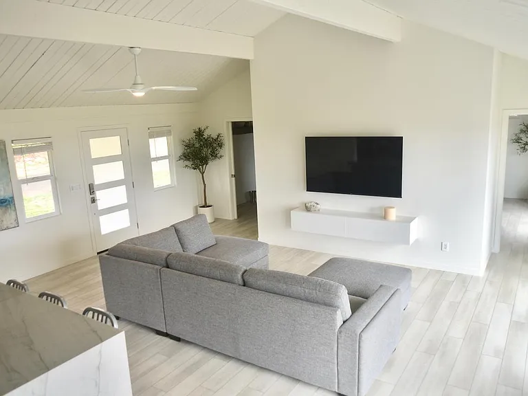 718 Mililani Pl — Photo 2