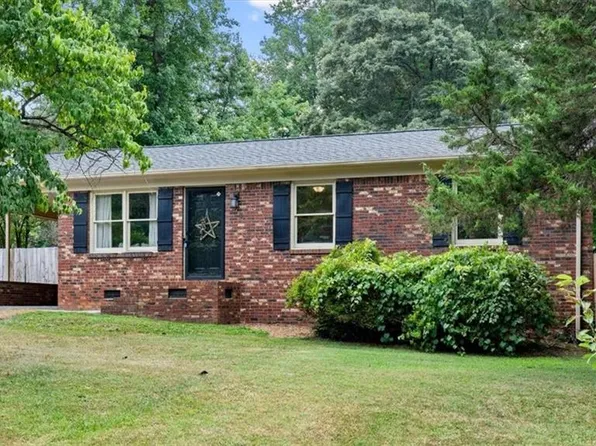 276 Garland Dr, Lexington, NC 27295