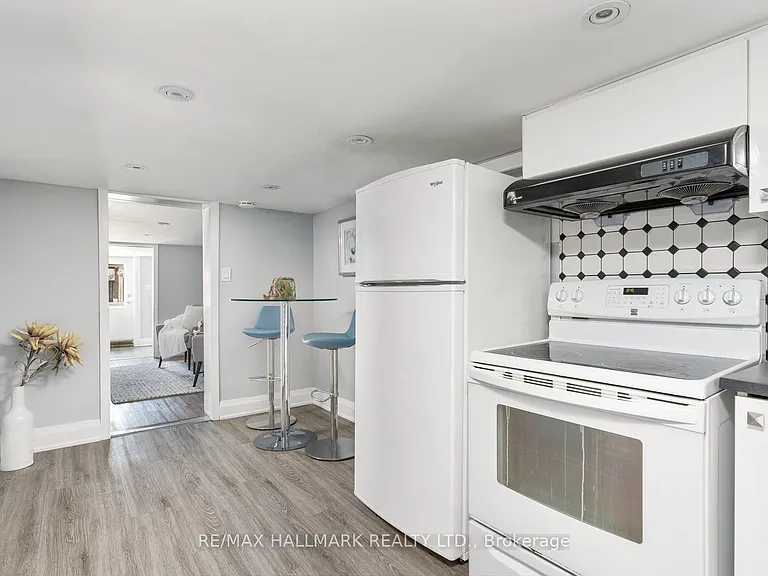 46 Miranda Ave #BASEMENT — Photo 3
