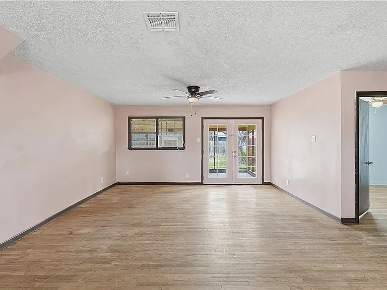 1321 Quail Ln — Photo 3
