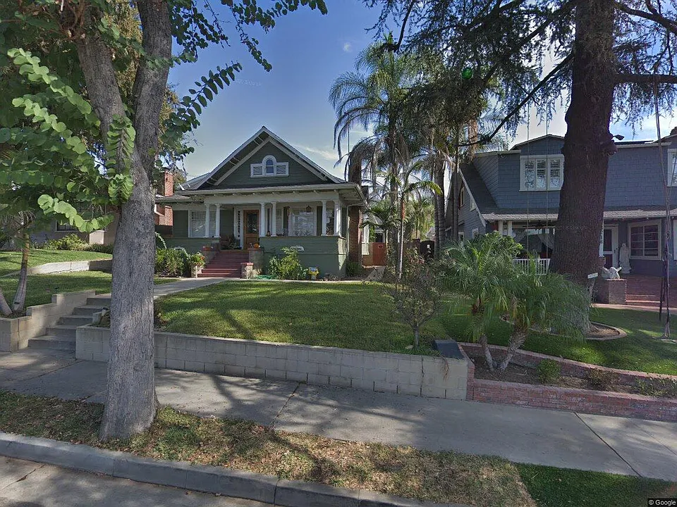 6212 Friends Ave