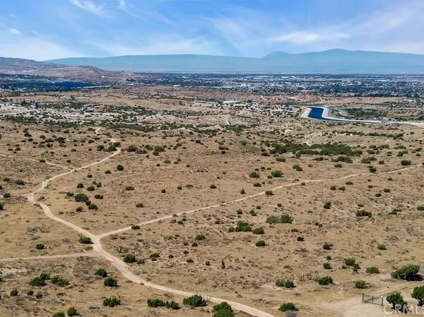 0 Vic Ave N #V, Palmdale, CA 93591