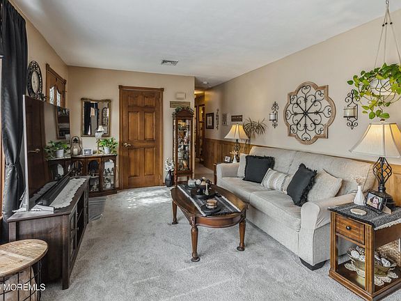 5th image of 2141 1st Avenue
