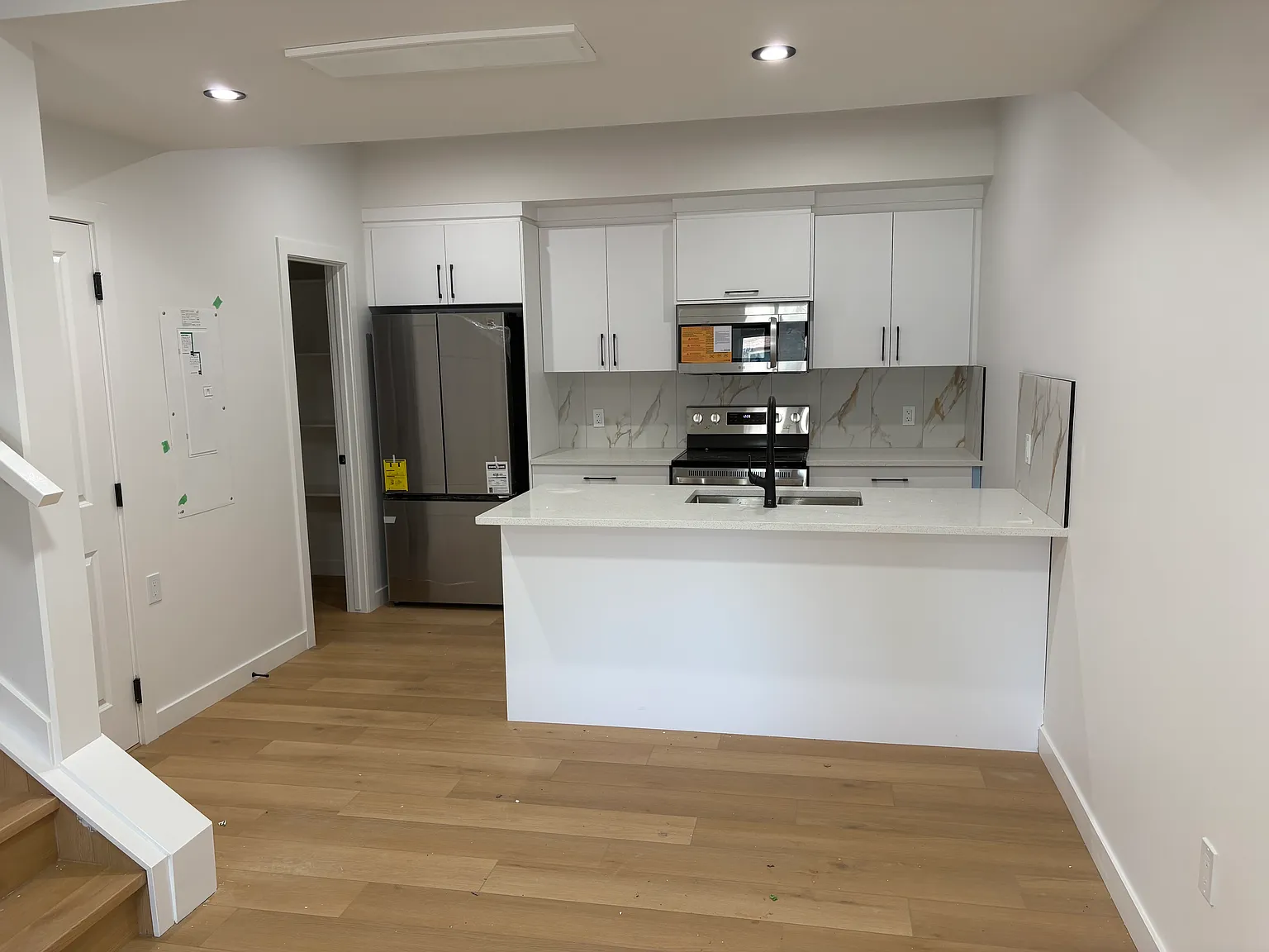 8903 - Upper — Photo 1