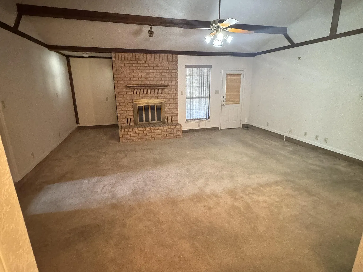 206 Redwood Circle - 1 — Photo 2