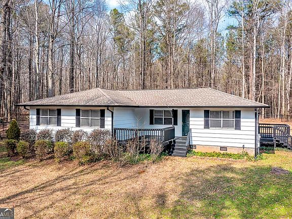 3rd image of 80 Northwoods Rd