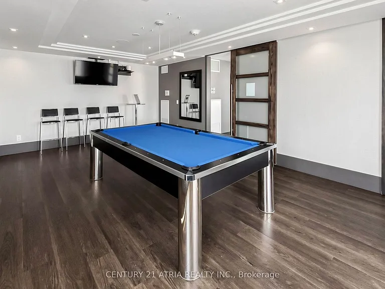 297 College St #910 — Photo 40