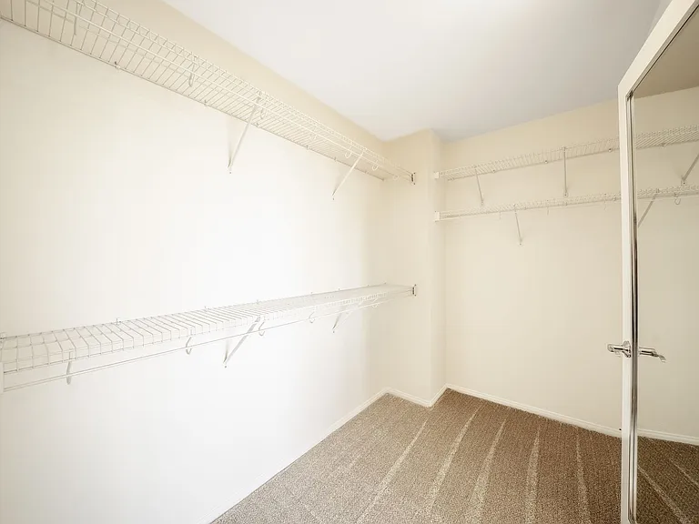 2283 Rock View Gln — Photo 32