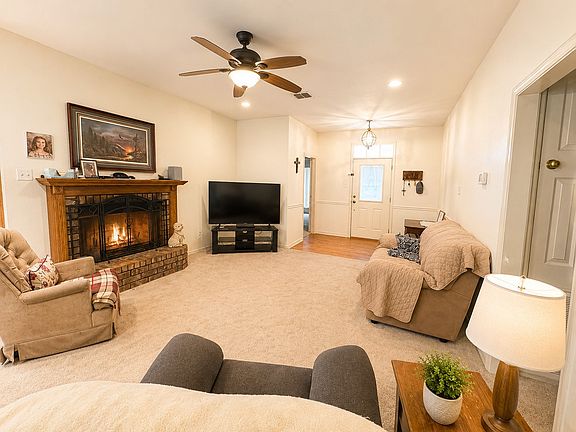 5th image of 7600 Redwood Ct
