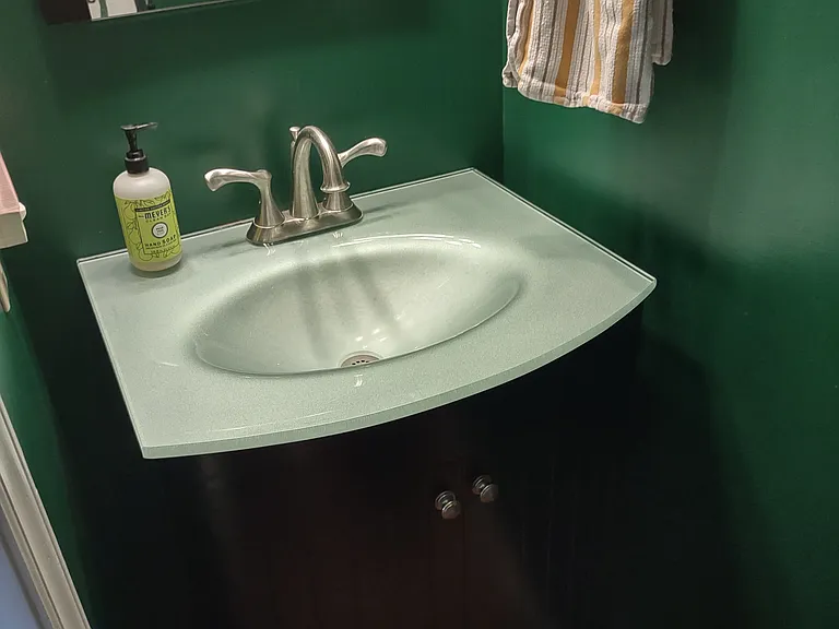 This photo has not been altered in any way: no edits or filters have been applied to try to deceive the viewer by having the room appear larger or brighter than it actually is.