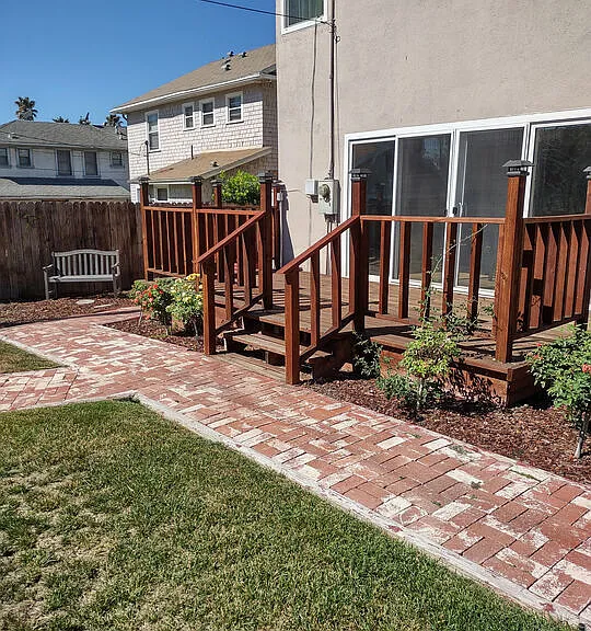 2142 S Victoria Ave — Photo 34