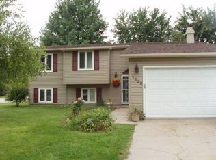 1528 Windsor Rd, Grand Island, NE 68801