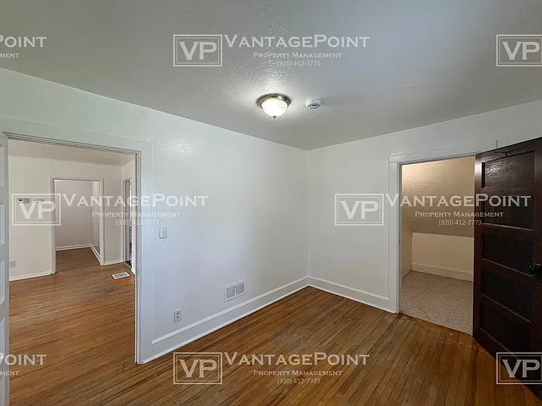 1163 McCormick St — Photo 9