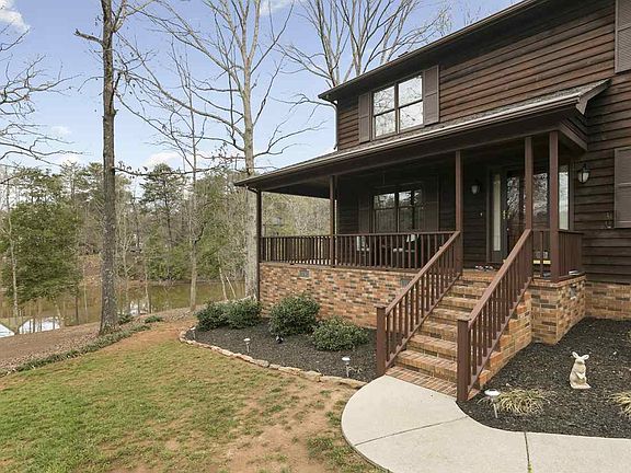 3rd image of 122 Cumberland Dr