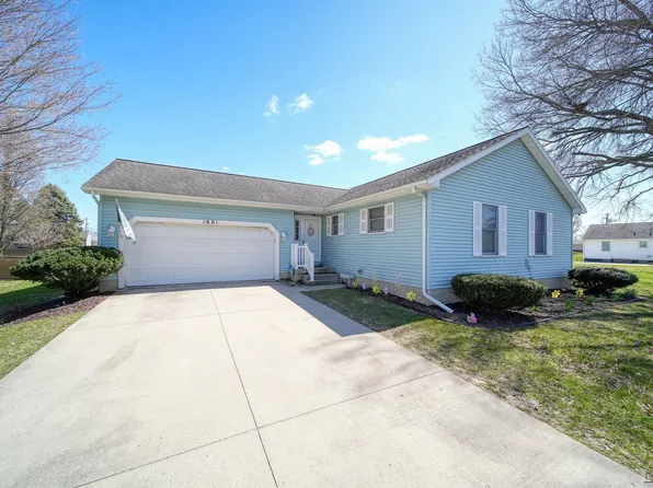 1601 Hartley Ct, Adrian, MI 49221