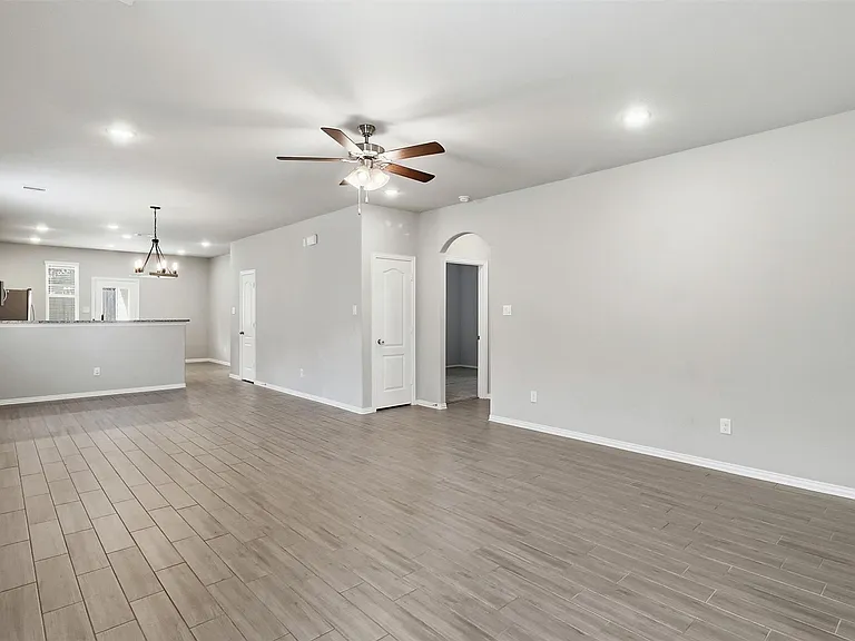 8415 Balding Dr — Photo 4