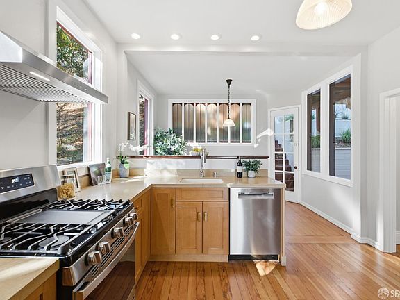 4th image of 264 Arbor St