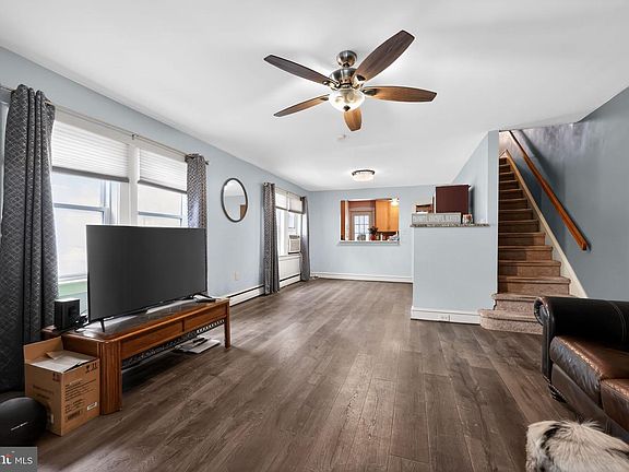 5th image of 624 E Springfield Rd