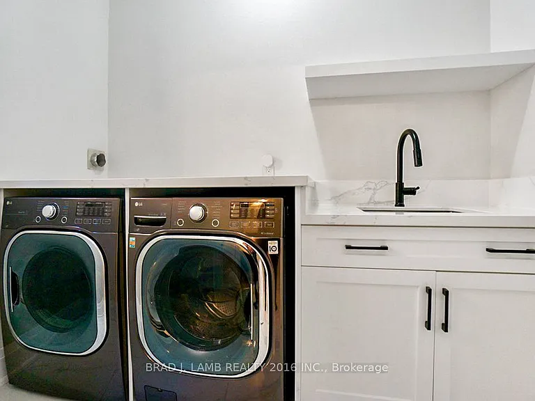 62 Royal Garden Blvd — Photo 23