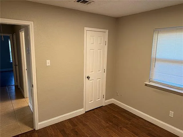 2717 Laurie Ln — Photo 9