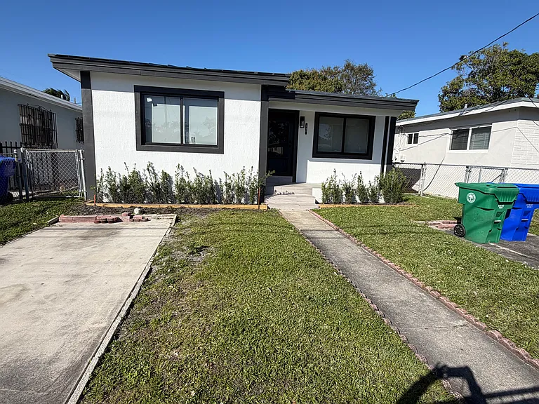 NW 59th Ave — Photo 18