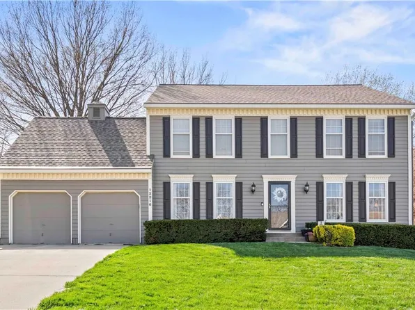12216 Perry St, Overland Park, KS 66213