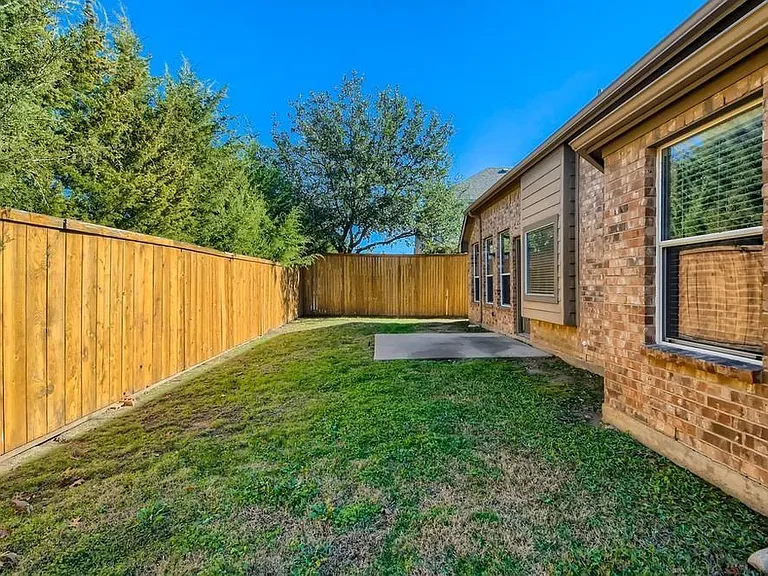 2798 Sparks Dr — Photo 14