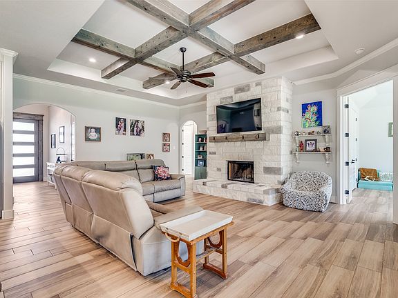 4th image of 1036 Kessler Rd