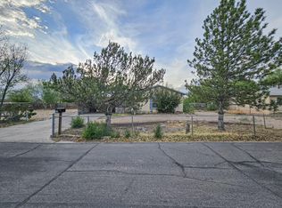 4631 Sun Valley Dr SW, Albuquerque, NM 87105