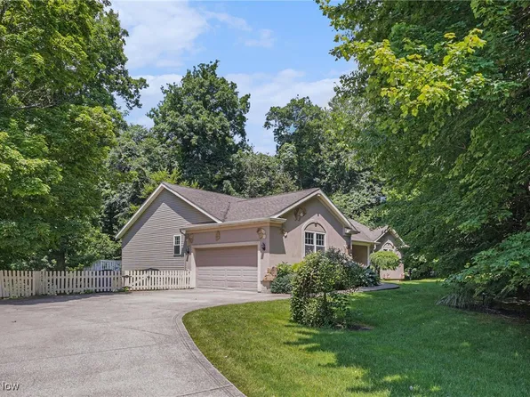 11801 Quail Crest Ave, Mantua, OH 44255