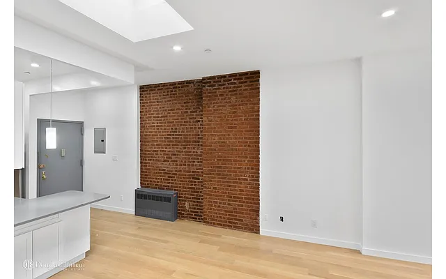 Rented by Douglas Elliman | media 17