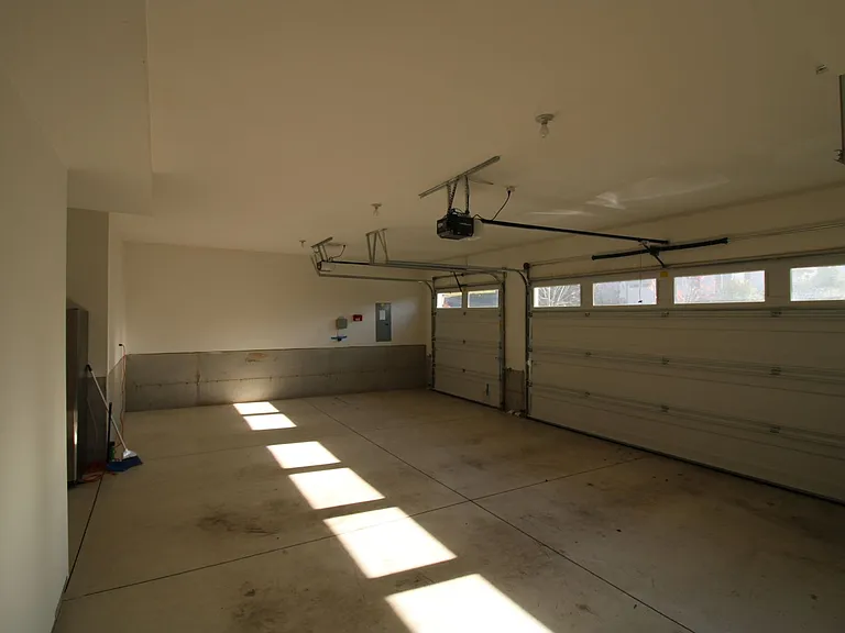 2317 NW 41st Ave — Photo 8