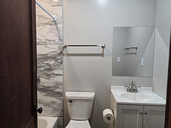 5th image of 4852 S Wood St #3R