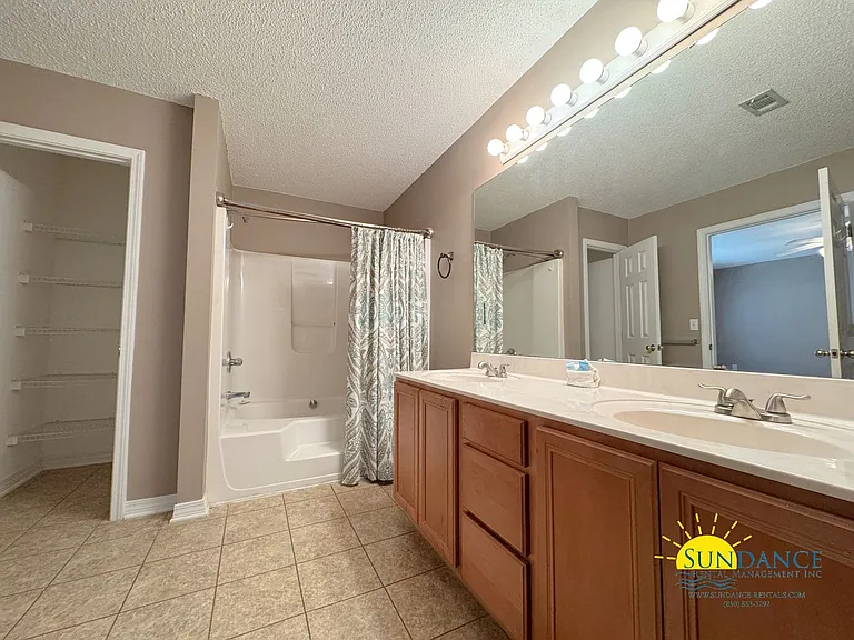215 Twin Lakes Ln — Photo 15