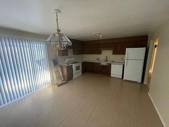 5th image of 8106 W Elm St