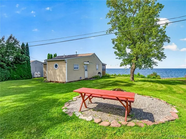 11153 Peters Ln #15, Lyndonville, NY 14098