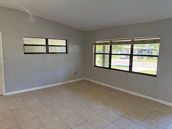 4th image of 4159 Caywood Cir
