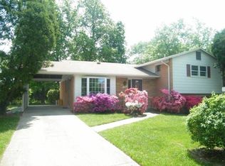 11305 Gainsborough Rd, Rockville, MD 20854