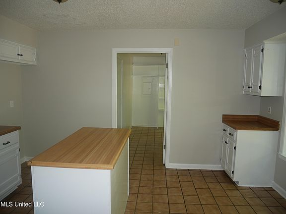 4th image of 5800 Dover Dr