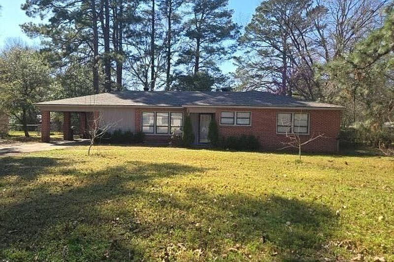 1st image of 802 Maple St