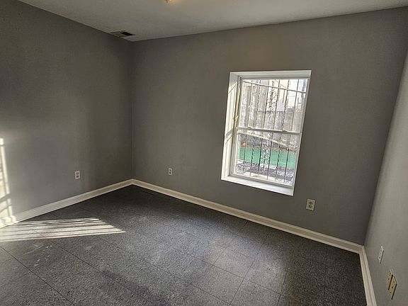 3rd image of 72 Montclair Ave APT 1