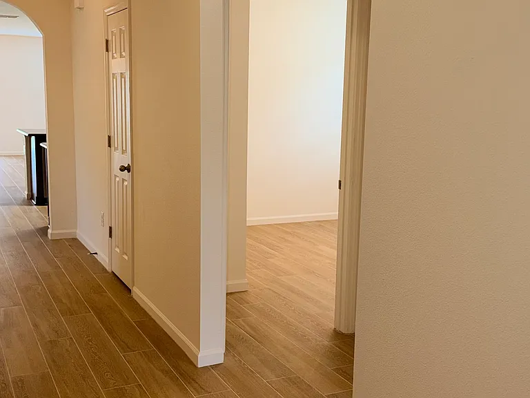 1522 Lexington Sq SW — Photo 29
