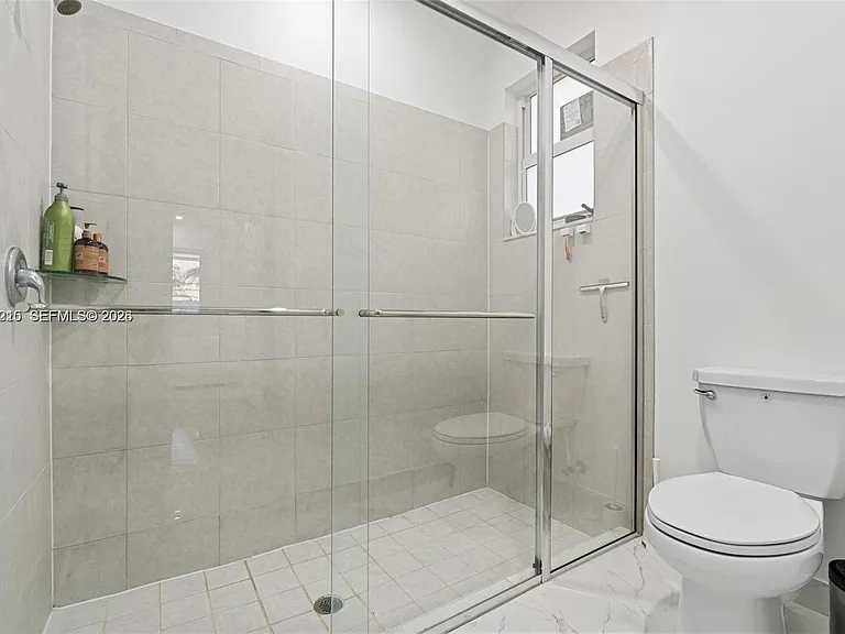 13305 SW 190th Ter — Photo 32