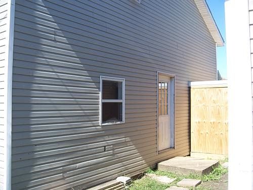 1st image of 320 N Carver St