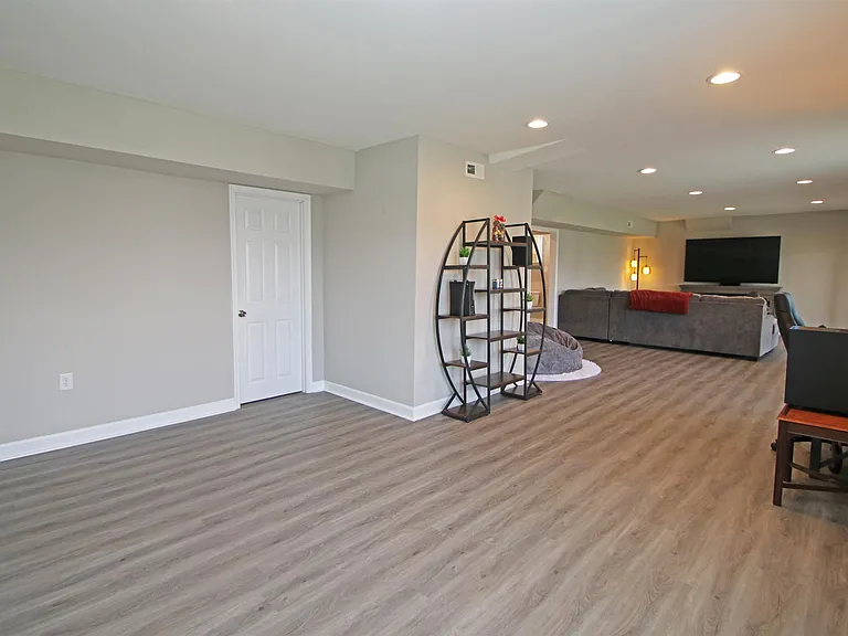 224 Spring Run Ln — Photo 35