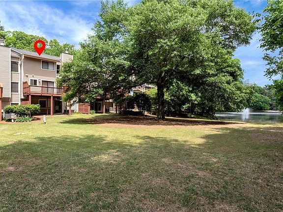 3rd image of 5 Basswood Cir