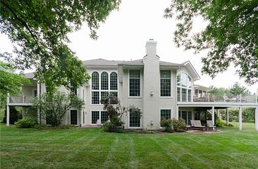 3rd image of 15144 Windsor Cir