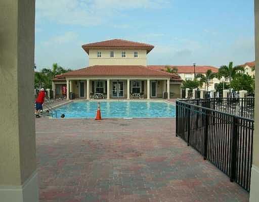 Clubhouse/Pool