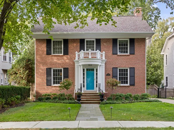 395 Elder Ln, Winnetka, IL 60093